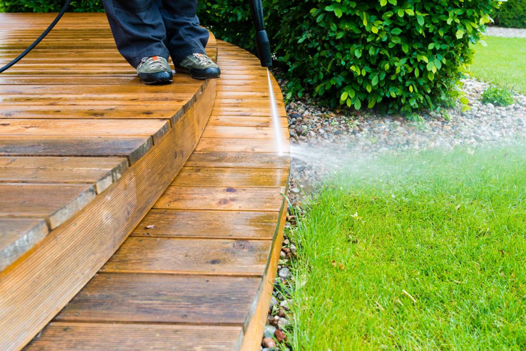 pressure cleaning the deck in Melbourne, FL